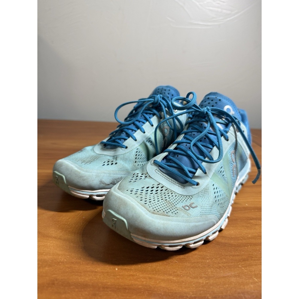 On Cloudflow Womens Size 7 Blue Haze Athletic Running Shoes Sneakers Comfort